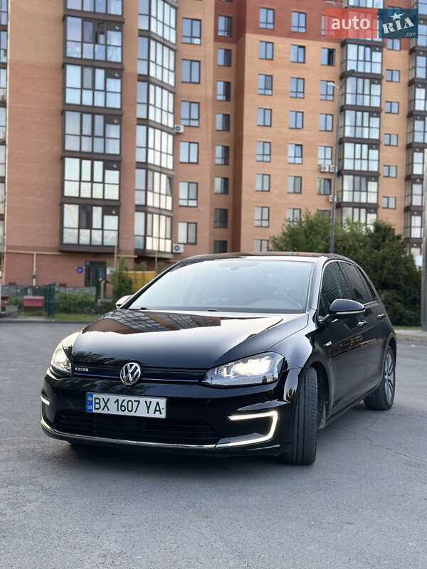 Хэтчбек Volkswagen e-Golf 2014 в Каменец-Подольском