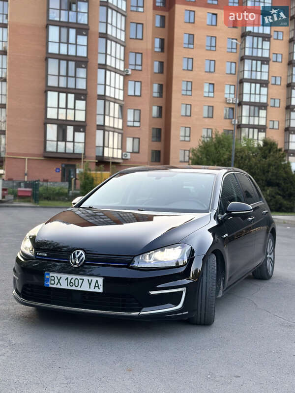 Хэтчбек Volkswagen e-Golf 2014 в Каменец-Подольском