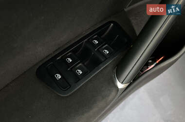 Хетчбек Volkswagen e-Golf 2020 в 