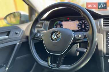 Хетчбек Volkswagen e-Golf 2020 в 
