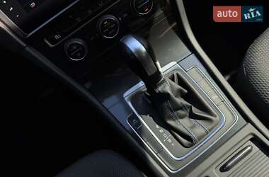 Хетчбек Volkswagen e-Golf 2020 в 
