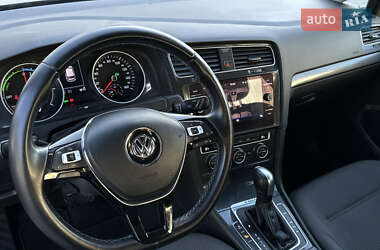 Хетчбек Volkswagen e-Golf 2020 в 