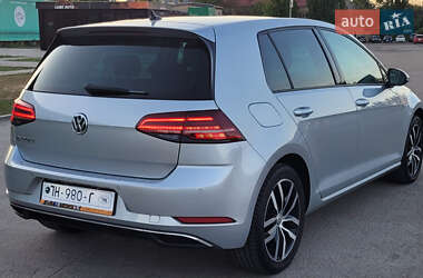 Хэтчбек Volkswagen e-Golf 2020 в 