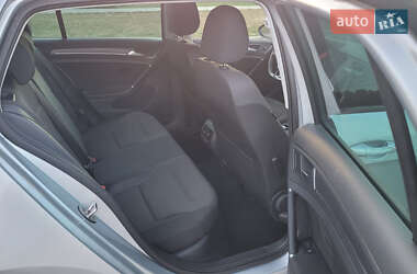 Хэтчбек Volkswagen e-Golf 2020 в 