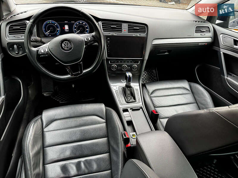 Хэтчбек Volkswagen e-Golf 2017 в Луцке фото 20 Хэтчбек Volkswagen e-Golf 2017 в Луцке