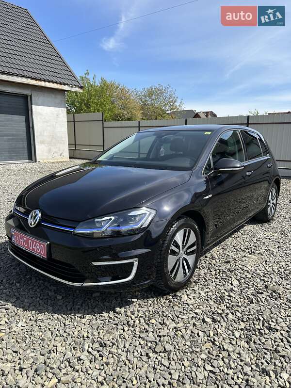 Хетчбек Volkswagen e-Golf 2018 в 
