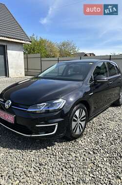 Хетчбек Volkswagen e-Golf 2018 в 