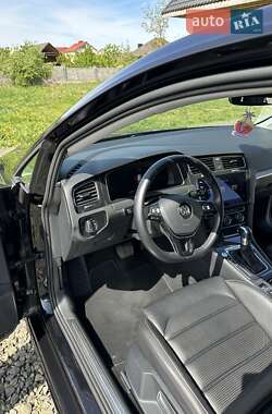 Хетчбек Volkswagen e-Golf 2018 в 