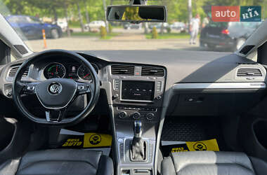 Хетчбек Volkswagen e-Golf 2015 в 