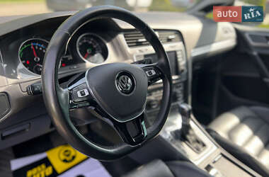 Хетчбек Volkswagen e-Golf 2015 в 