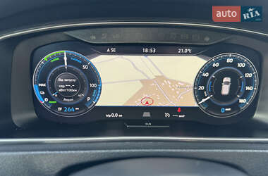 Хетчбек Volkswagen e-Golf 2018 в 