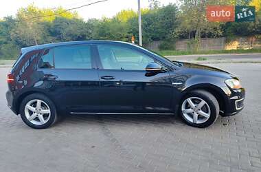 Хэтчбек Volkswagen e-Golf 2015 в 