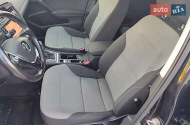 Хэтчбек Volkswagen e-Golf 2015 в 