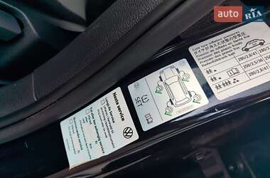 Хэтчбек Volkswagen e-Golf 2015 в 
