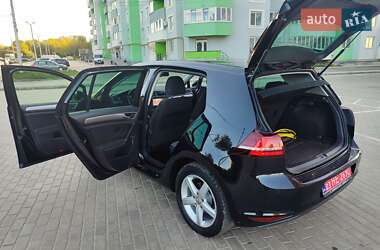 Хэтчбек Volkswagen e-Golf 2015 в 