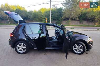 Хэтчбек Volkswagen e-Golf 2015 в 