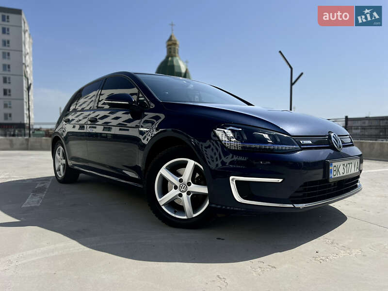 Хэтчбек Volkswagen e-Golf 2015 в Ровно