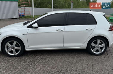 Хетчбек Volkswagen e-Golf 2015 в 