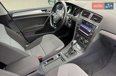 Хетчбек Volkswagen e-Golf 2015 в 