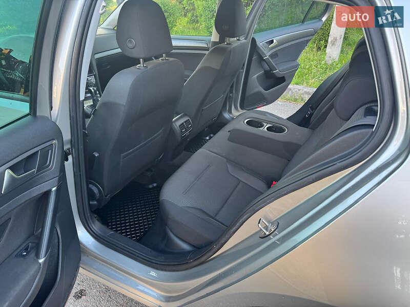 Хетчбек Volkswagen e-Golf 2019 в Рівному