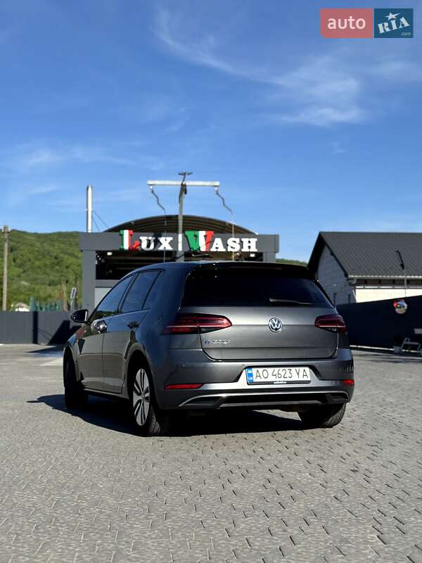 Хетчбек Volkswagen e-Golf 2017 в Великому Березному