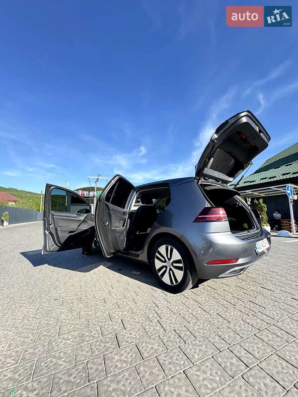Хетчбек Volkswagen e-Golf 2017 в Великому Березному