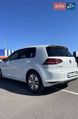 Хетчбек Volkswagen e-Golf 2016 в 