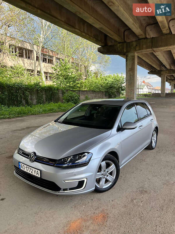 Хетчбек Volkswagen e-Golf 2016 в Мукачевому