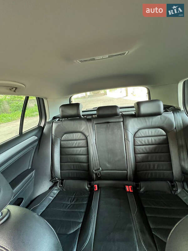 Хетчбек Volkswagen e-Golf 2016 в Мукачевому