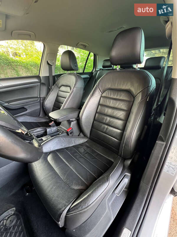 Хетчбек Volkswagen e-Golf 2016 в Мукачевому