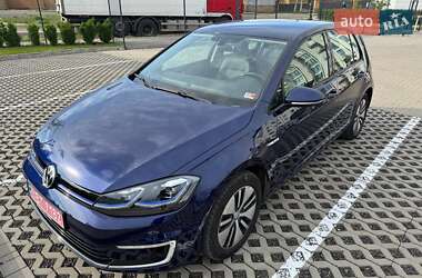 Хетчбек Volkswagen e-Golf 2017 в 
