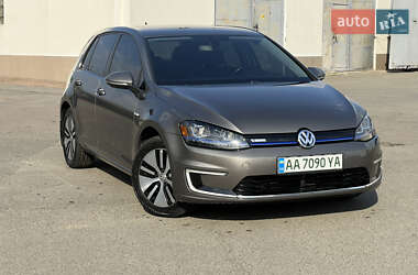Хэтчбек Volkswagen e-Golf 2015 в Киеве