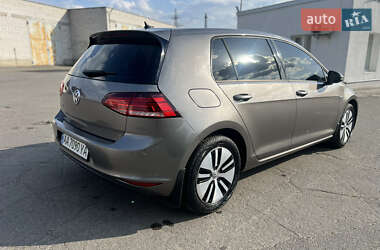 Хэтчбек Volkswagen e-Golf 2015 в 