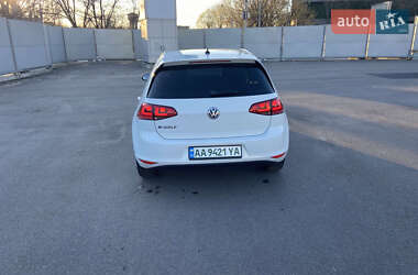 Хетчбек Volkswagen e-Golf 2016 в 