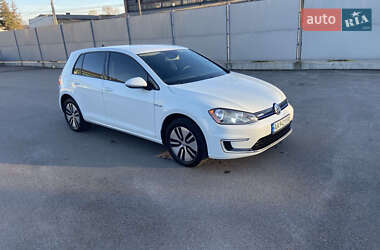 Хетчбек Volkswagen e-Golf 2016 в 