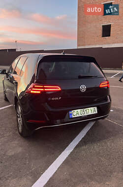Хетчбек Volkswagen e-Golf 2017 в 