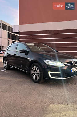 Хетчбек Volkswagen e-Golf 2017 в 