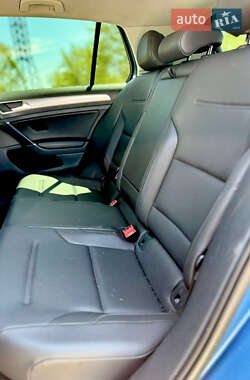 Хэтчбек Volkswagen e-Golf 2014 в 