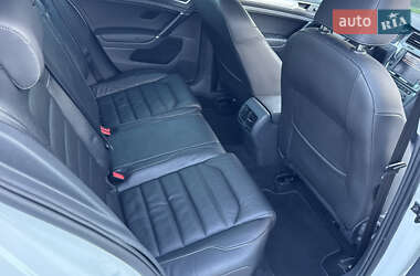 Хэтчбек Volkswagen e-Golf 2015 в 