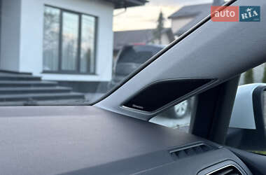 Хэтчбек Volkswagen e-Golf 2015 в 