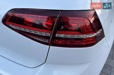 Хэтчбек Volkswagen e-Golf 2015 в 