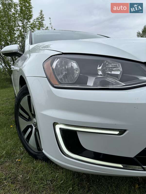 Хэтчбек Volkswagen e-Golf 2015 в Лубнах