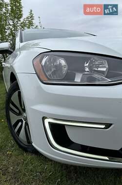 Хэтчбек Volkswagen e-Golf 2015 в 