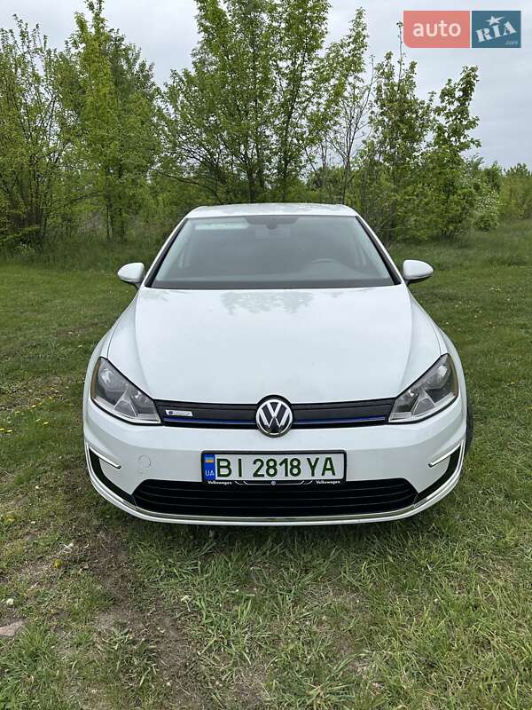 Хэтчбек Volkswagen e-Golf 2015 в 
