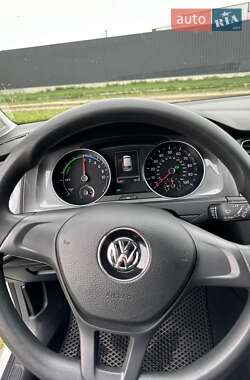 Хэтчбек Volkswagen e-Golf 2015 в 
