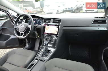 Хетчбек Volkswagen e-Golf 2018 в 