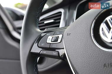 Хетчбек Volkswagen e-Golf 2018 в 