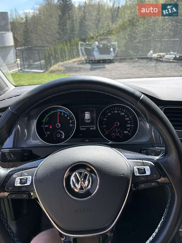 Хетчбек Volkswagen e-Golf 2016 в Хмельницькому