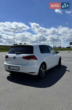 Хетчбек Volkswagen e-Golf 2015 в 