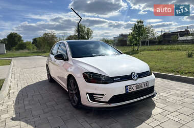 Хетчбек Volkswagen e-Golf 2014 в 